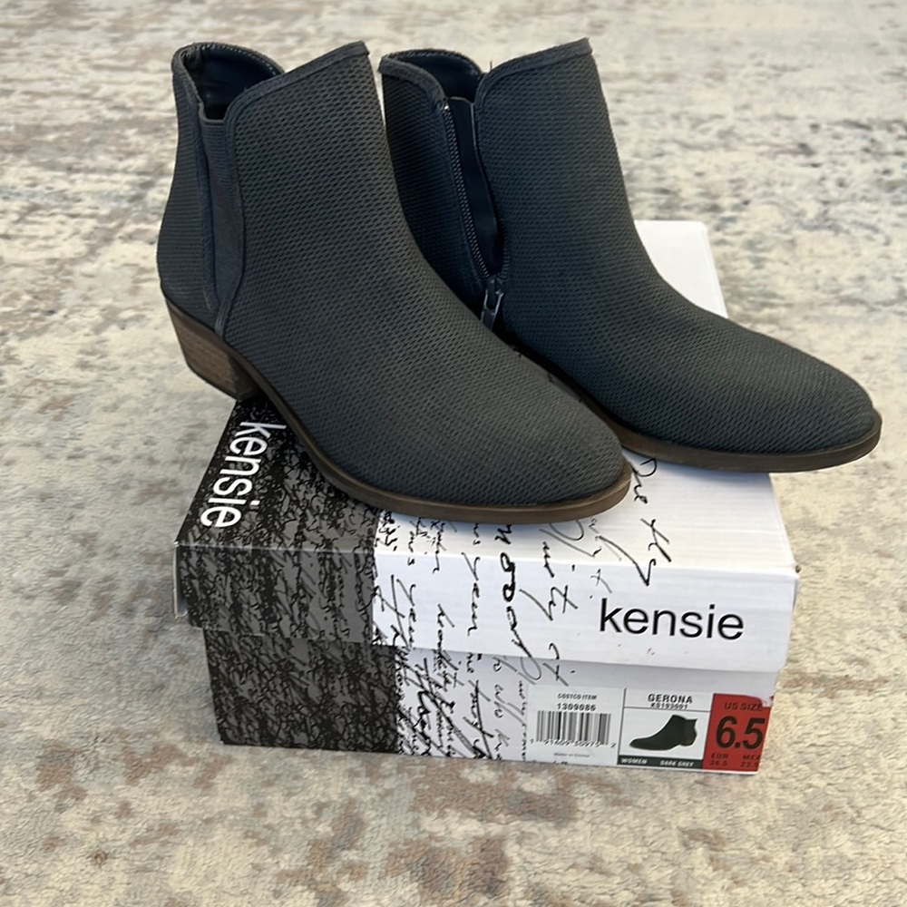 BRAND NEW Kensie Women’s Boots 6.5